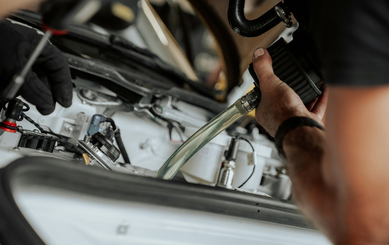 Oil change: Save smart on luxury car maintenance in Miami with Palmetto Alfa Romeo-FIAT service specials.