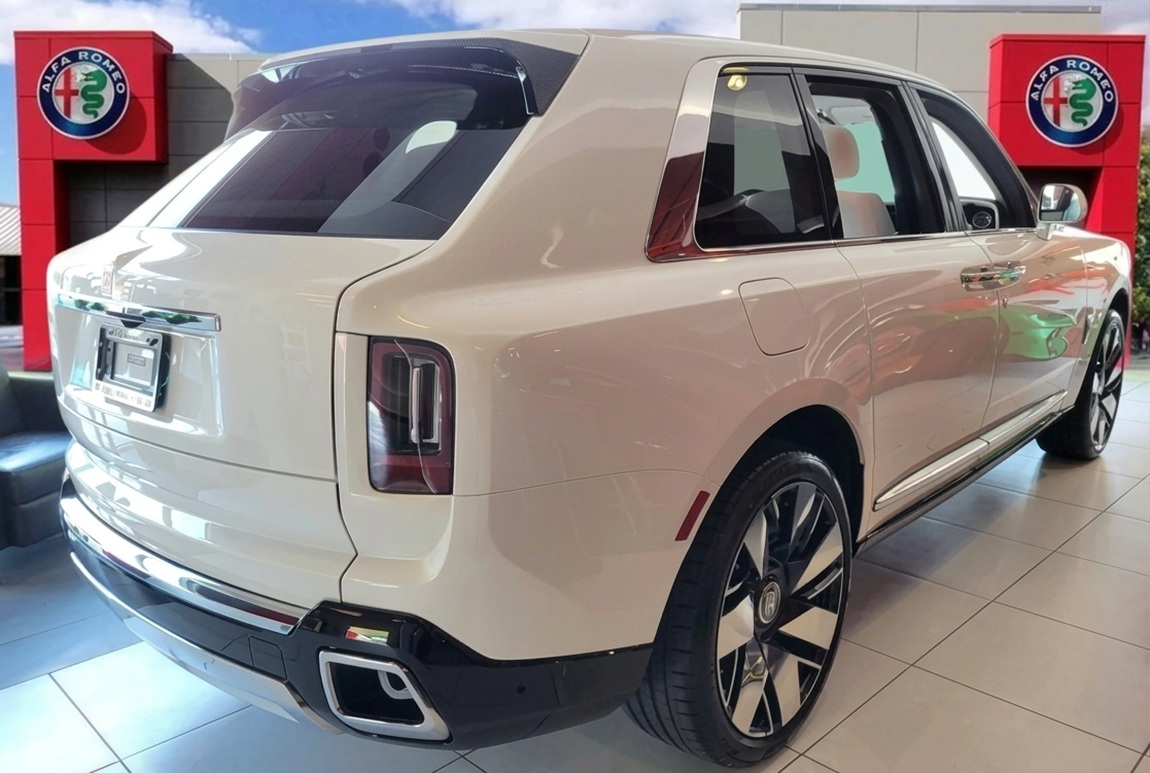 Discover the 2026 Rolls-Royce Cullinan for sale in Miami. Available now at Palmetto Alfa Romeo-FIAT.