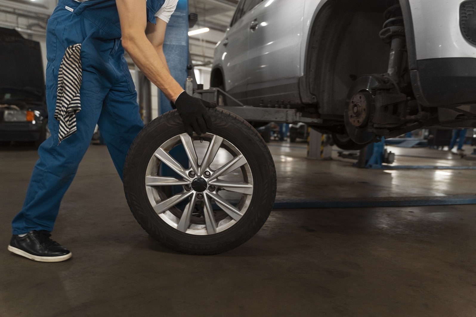 Car tire rotation service in Miami improves safety, extends tire life and saves money at Palmetto Alfa Romeo-FIAT.