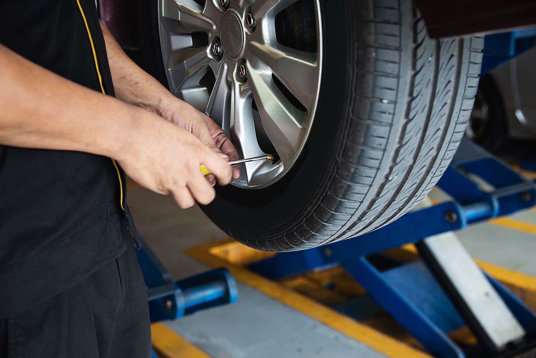 Car tire rotation service in Miami improves safety, extends tire life and saves money at Palmetto Alfa Romeo-FIAT.